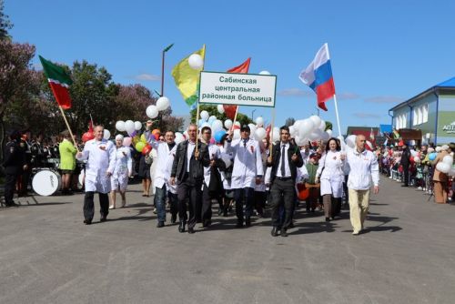 9 Май – Җиңү көнендә  Сабада 5 меңгә якын  кеше  парадка чыкты
