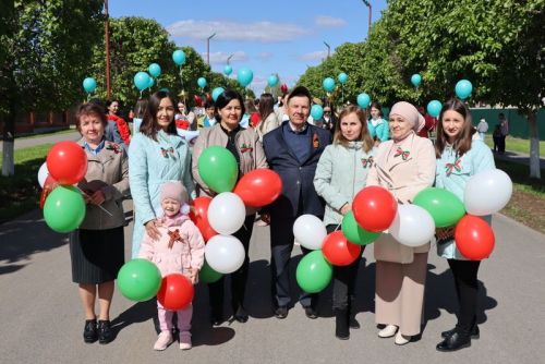 9 Май – Җиңү көнендә  Сабада 5 меңгә якын  кеше  парадка чыкты