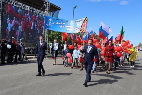 9 Май – Җиңү көнендә  Сабада 5 меңгә якын  кеше  парадка чыкты