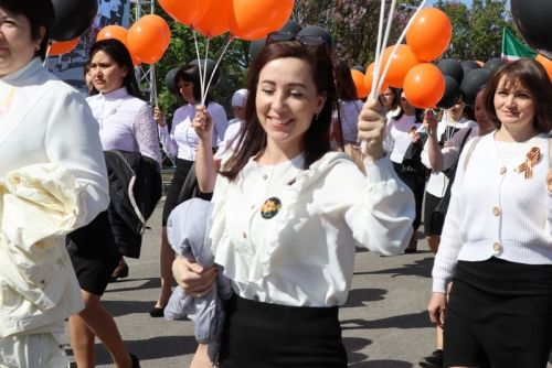 9 Май – Җиңү көнендә  Сабада 5 меңгә якын  кеше  парадка чыкты