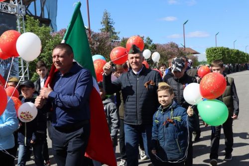 9 Май – Җиңү көнендә  Сабада 5 меңгә якын  кеше  парадка чыкты