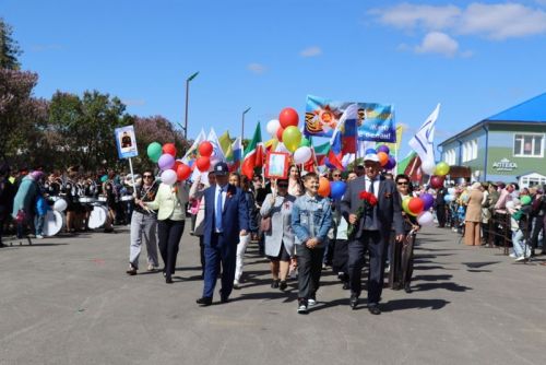 9 Май – Җиңү көнендә  Сабада 5 меңгә якын  кеше  парадка чыкты