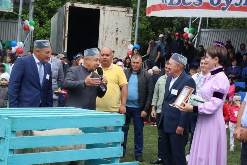 Сабантуйның сабан һәм  җыр бәйгесе батырлары тәкә  алды
