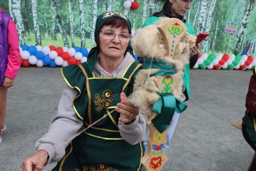 Сабантуйның сабан һәм  җыр бәйгесе батырлары тәкә  алды