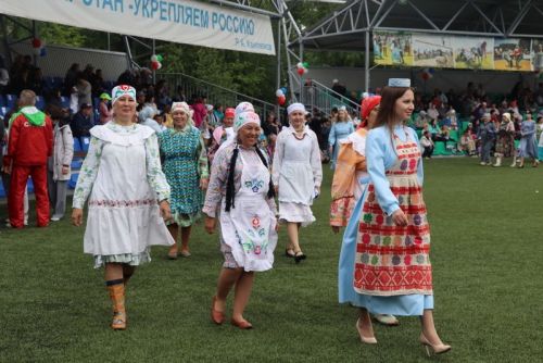 Сабантуйның сабан һәм  җыр бәйгесе батырлары тәкә  алды