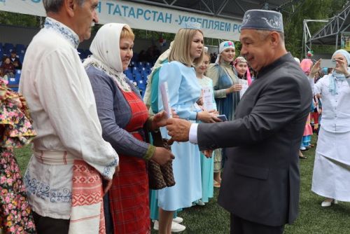 Сабантуйның сабан һәм  җыр бәйгесе батырлары тәкә  алды