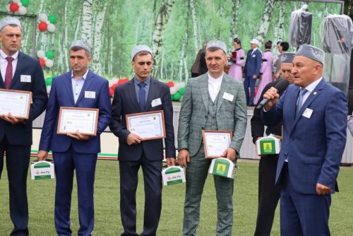 Сабантуйның сабан һәм  җыр бәйгесе батырлары тәкә  алды