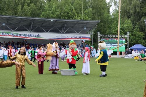 Сабантуйның сабан һәм  җыр бәйгесе батырлары тәкә  алды