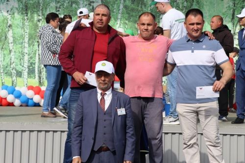 Сабантуйның сабан һәм  җыр бәйгесе батырлары тәкә  алды
