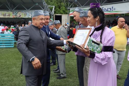 Сабантуйның сабан һәм  җыр бәйгесе батырлары тәкә  алды