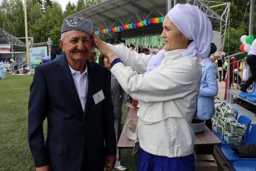 Сабантуйның сабан һәм  җыр бәйгесе батырлары тәкә  алды