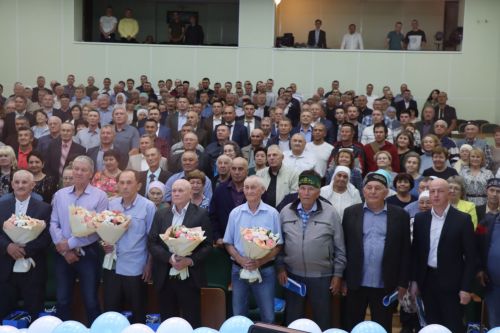 Алты эшче башлаган төзелеш: моннан 40 ел элек Шәмәрдәндә газүткәргечләр линиясе идарәсе ачылган
