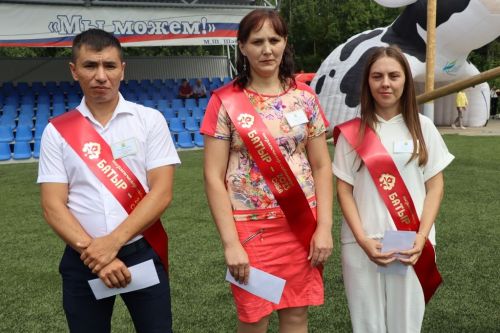 Сабада терлекчелек продукциясе җитештерүне арттыруга өлеш кертүчеләрне хөрмәтләделәр