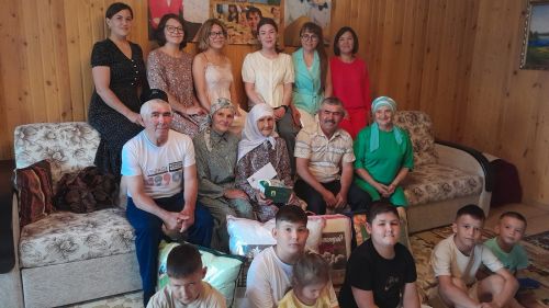 Түбән Симет авылында яшәүче  Җүәйрә  Нургалиева 90 яшьлек юбилеен каршылады