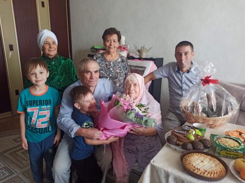 Фәүзия апа Вахитова: укытучы, хәбәрче, бәхетле әни һәм дәү әни