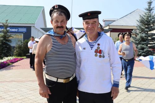 Саба  урамында диңгезчеләр  маршы узды