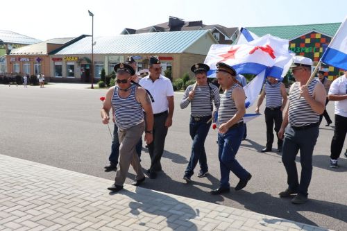Саба  урамында диңгезчеләр  маршы узды