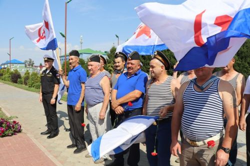 Саба  урамында диңгезчеләр  маршы узды