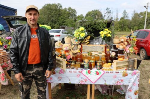 Шекшедә умартачылар  бәйрәме– бал кортлары туе гөжләде
