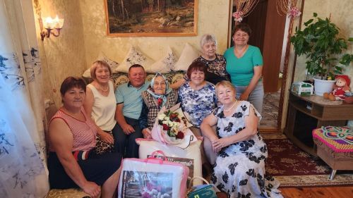 Биш балага гомер биргән Мария апа Иванова 90 яшен каршы алды