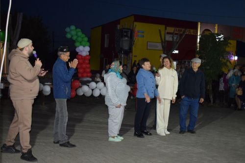 Шәмәрдәндә Республика көне уңаеннан »«Мин яратам сине, Татарстан!» дип исемләнгән зур бәйрәм концерты узды