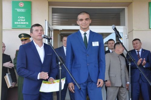 Саба аграр көллиятендә Белем бәйрәмен студентларга шоколад өләшеп тәмамладылар