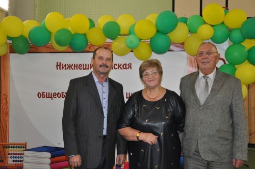 Түбән Шытсу төп мәктәбендә ветеран укытучылар һәм яшь мөгаллимнәр очрашты