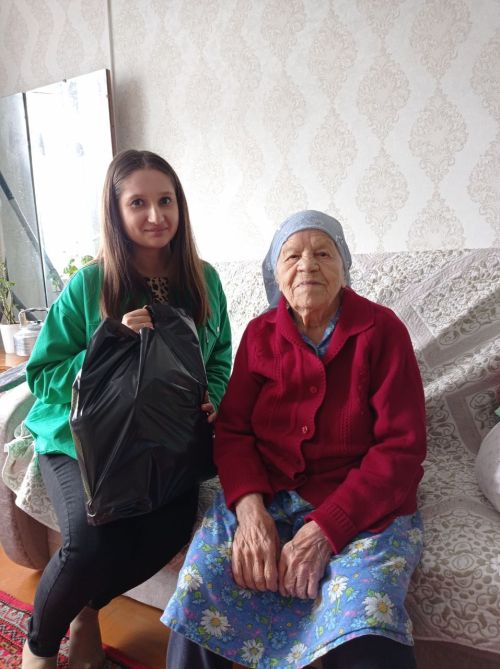 Редакция һәм типографиядә хезмәт куйган ветераннарыбызның өйләренә барып хәлләрен белдек