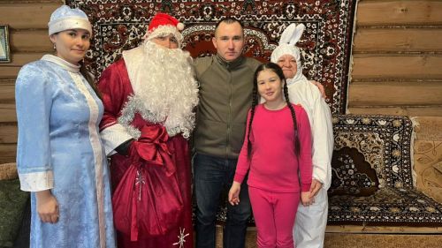 Мобилизацияләнгән авылдашларына Яңа ел бүләге тапшырдылар