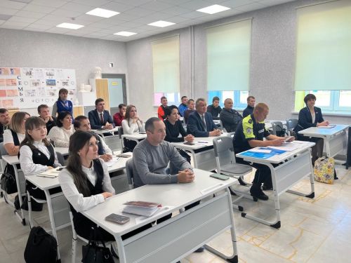 Сабада юл хәрәкәте яшь инспекторлары белән эшләүнең иң нәтиҗәле формалары турында сөйләштеләр