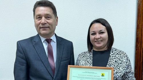 Райондашларыбызга намуслы хезмәтләре өчен хакмимият башлыгының Рәхмәт хаты тапшырылды