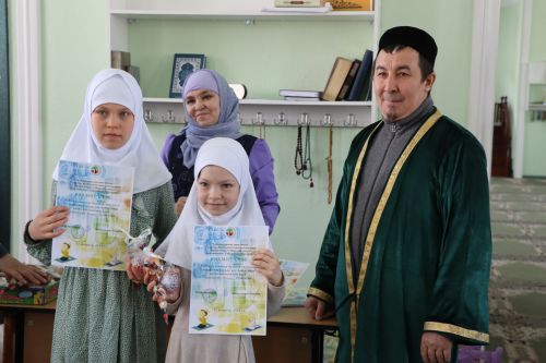 Бүген Саба җәмигъ мәчетендә балалар арасында Коръән уку бәйгесе оештырылды