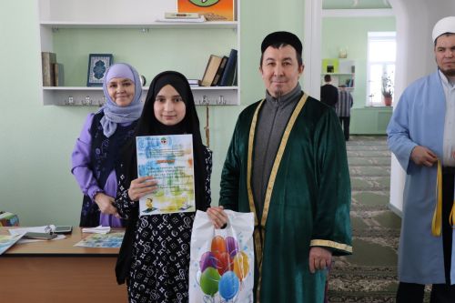 Бүген Саба җәмигъ мәчетендә балалар арасында Коръән уку бәйгесе оештырылды