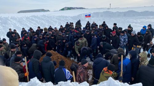 Бүген райондашыбыз, махсус хәрби операциядә вафат булган Радик Исхаковны соңгы юлга озаттылар (фото +видео)