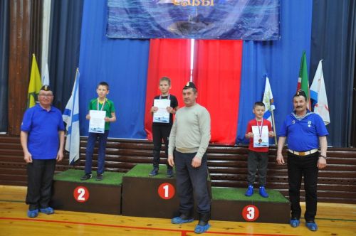 Сабада подводниклар балаларны, үсмерләрне көрәштерде
