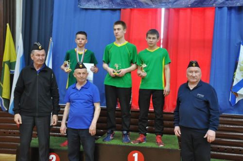 Сабада подводниклар балаларны, үсмерләрне көрәштерде