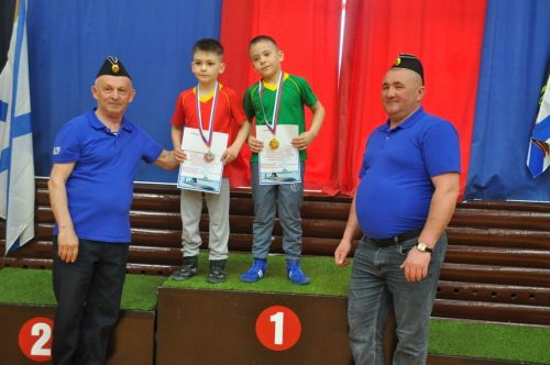 Сабада подводниклар балаларны, үсмерләрне көрәштерде