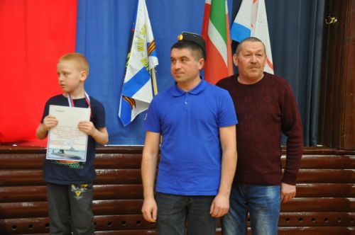 Сабада подводниклар балаларны, үсмерләрне көрәштерде