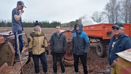 Юлбатта язгы кыр эшләренә керештеләр