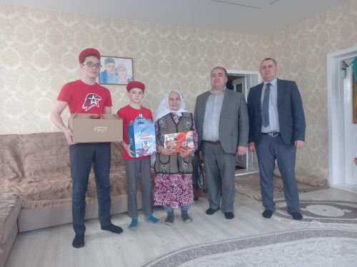 Сатыш авыл җирлегендә яшәүче тыл ветераннары Җиңү бәйрәме белән котладылар