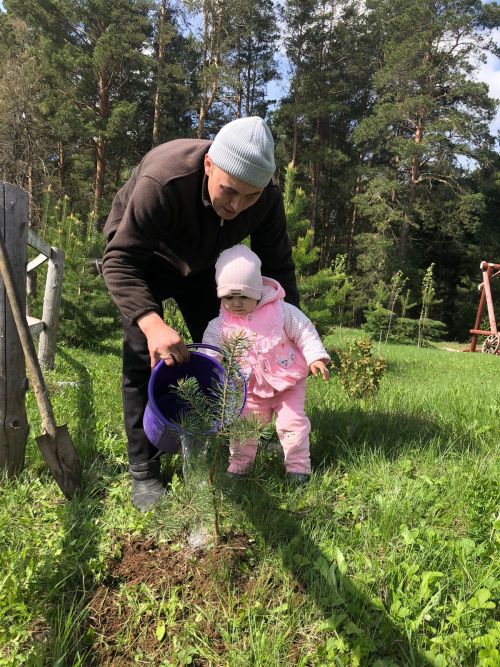 Югары Симет әти-әниләре балалары белән «Җиргә бакча бүләк ит» акциясенә кушылдылар