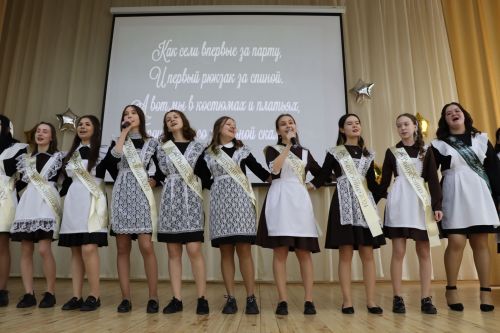 Саба гимназиясендә «Соңгы кыңгырау» 92 егет һәм кыз өчен яңгырады