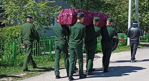 Махсус операциядә һәлак булучының гаиләсенә ике пенсия түләү турындагы закон имзаланды