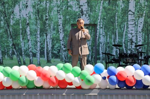 Бүген районыбызның 9 һәм 11 сыйныф укучыларына төп һәм урта белем алу турында аттестат тапшыру тантанасы булды