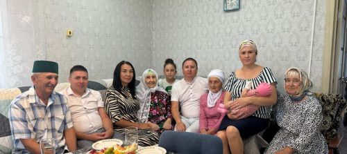 Курсабашта яшәүче Зәкия апа Мансурова 90 яшьлек юбилеен каршы алды
