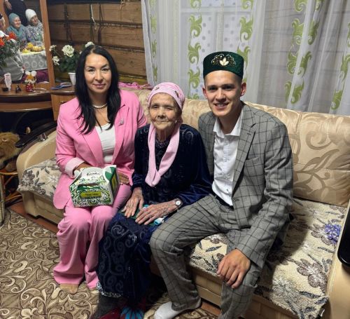 Мичәнбаш авылында яшәүче Флюра  Әхмәтгали кызы Мөхәмәтова 90 яшьлек юбилеен каршылады