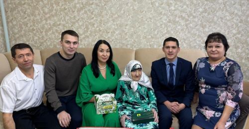 Шәмәрдәндә яшәүче Нурания Галиуллинаны 90 яшьлек юбилее белән тәбрикләделәр