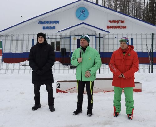 Шәмәрдәндә узган чаңгы ярышларында 180нән артык кеше катнашты