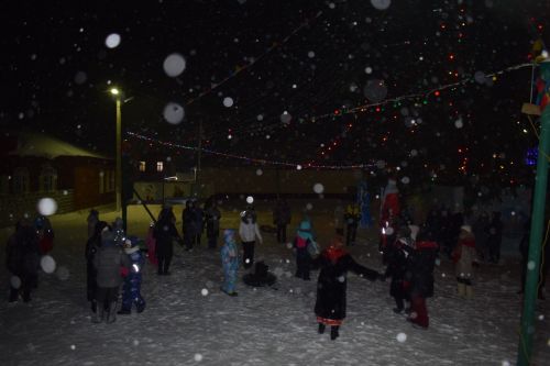 Шәмәрдәндә Раштуа төнен зур бәйрәм белән билгеләп үттеләр