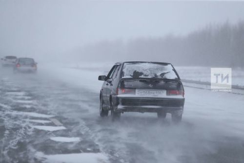 Һава торышы начараю дәвам итү сәбәпле, Татарстан халкына юлда сак булырга киңәш иттеләр